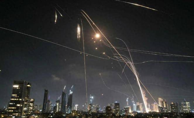 大/小球_中方的劝告大/小球，伊朗听懂了！趁着以色列还没打过来，大军蓄势待发