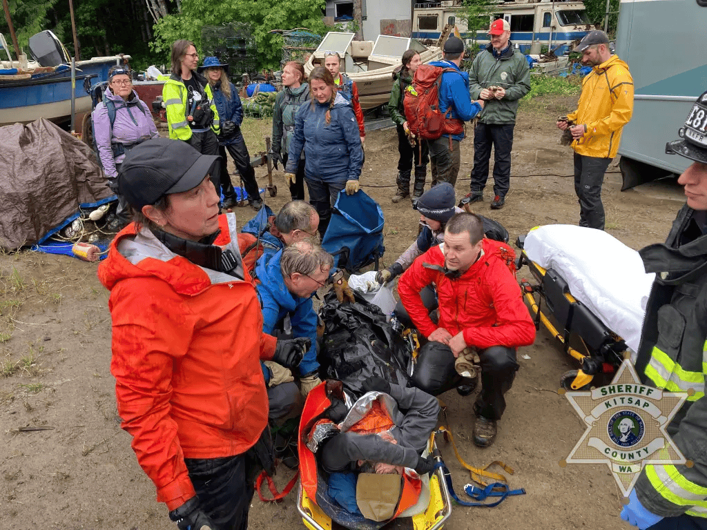 北阿德莱德火箭 v 西阿德莱德熊猫_美国一男子在树林失踪近一周北阿德莱德火箭 v 西阿德莱德熊猫，又从树上掉下后获救