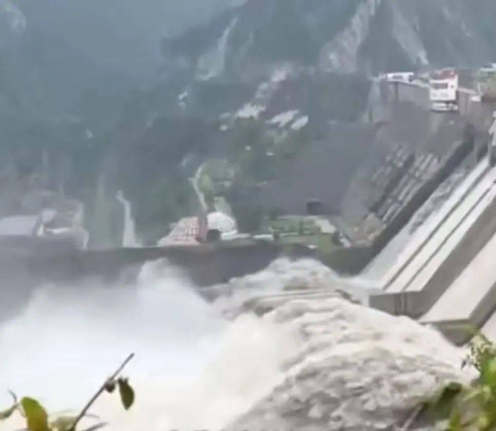 TianLu V BOA_印度打开萨拉尔大坝闸门TianLu V BOA,向巴基斯坦泄洪!此前曾声称“不让一滴水流入巴基斯坦”