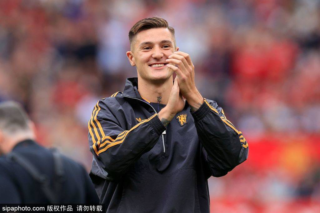 皇冠信用网账号注册_曼联强烈否认与多纳鲁马的传闻：门将位置并非引援优先目标