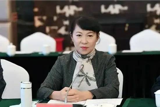 如何代理皇冠信用网_正部级美女大员被查！千万华服堆满多套住宅如何代理皇冠信用网，化妆团队提前数小时待命~