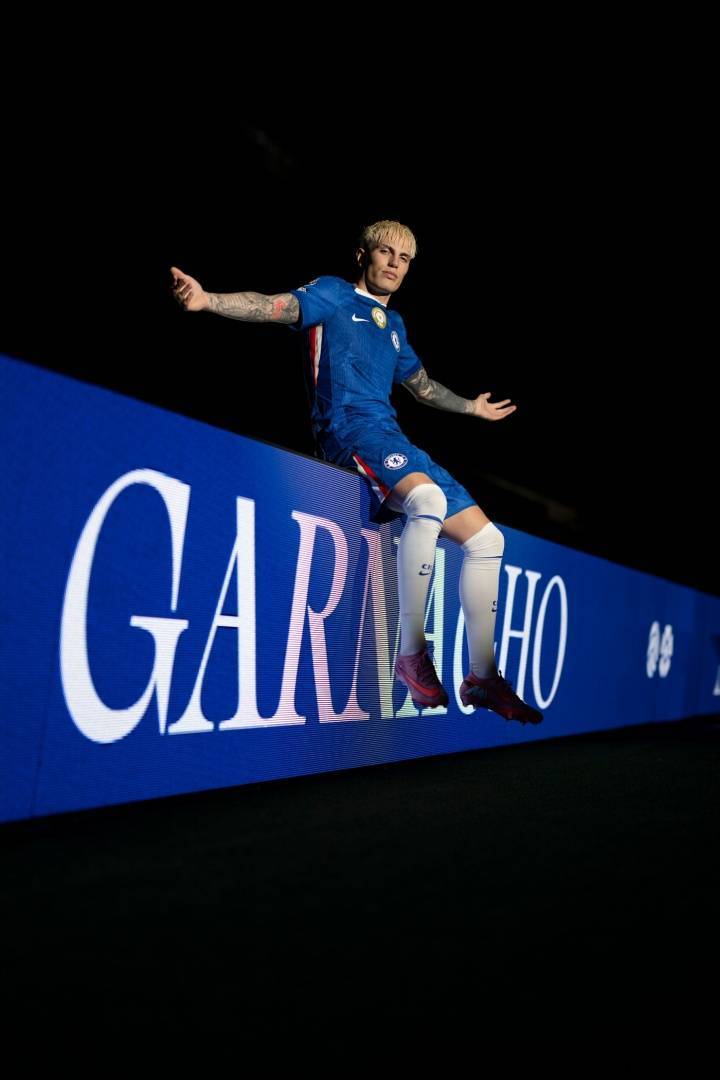 卡斯迪隆vs萨拉戈萨_官方：切尔西签下21岁曼联边锋加纳乔卡斯迪隆vs萨拉戈萨，签7年+转会费4000万镑