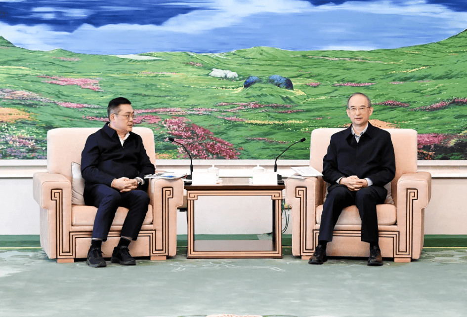 皇冠信用网登2代理_吉林省委书记黄强会见新上任的福耀集团董事长曹晖