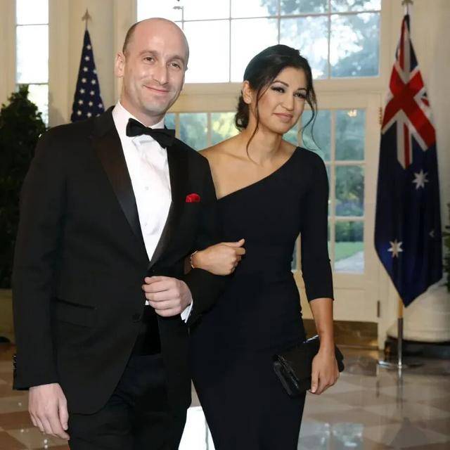 皇冠足球比分_美国白宫高官之妻、保守派网红社媒发帖暗示美国要“拿下格陵兰岛”皇冠足球比分，丹麦驻美大使发声：我们希望丹麦的领土完整能得到充分的尊重