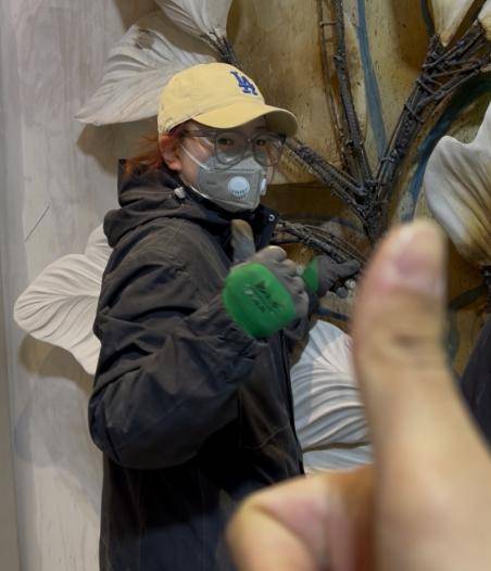 皇冠登3代理申请_两个00后刮腻子一年营收100多万元皇冠登3代理申请！梦想是画遍全球